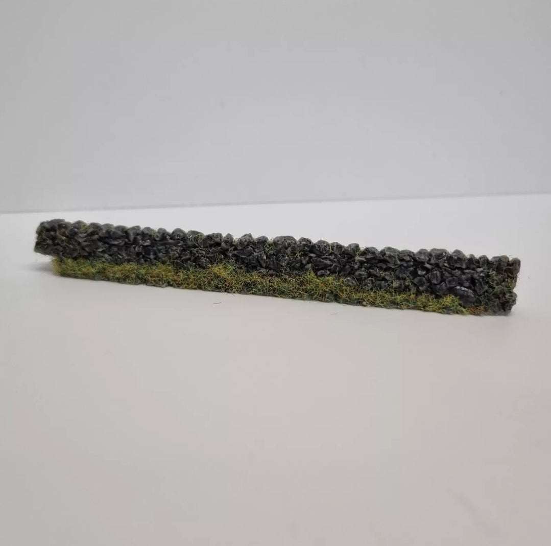 Resin Grey Straight Dry Stone Walling with Foliage