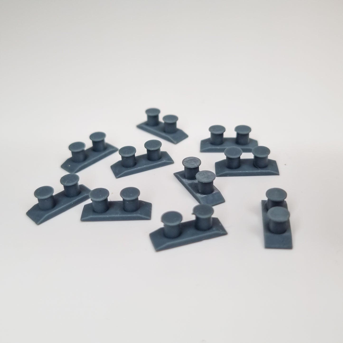 Bollards 1:96 Pack of 10